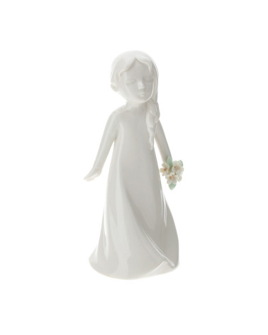 Bimba con treccia e mazzo di fiori