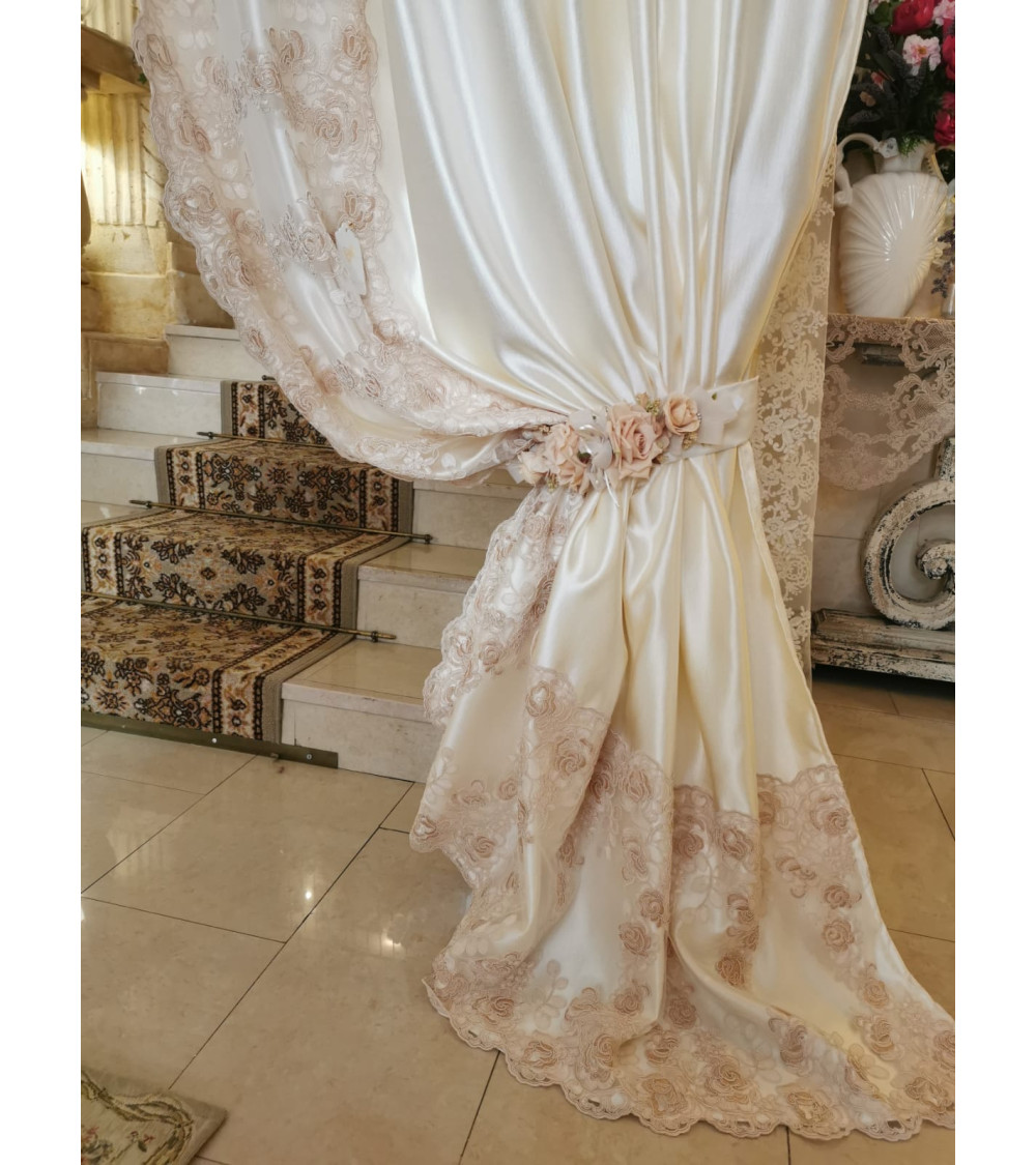 TENDA IN SETA CON PIZZO