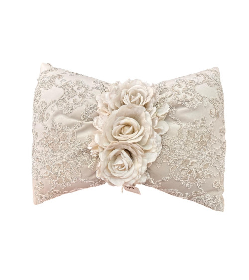 CUSCINO FIOCCO TRE ROSE