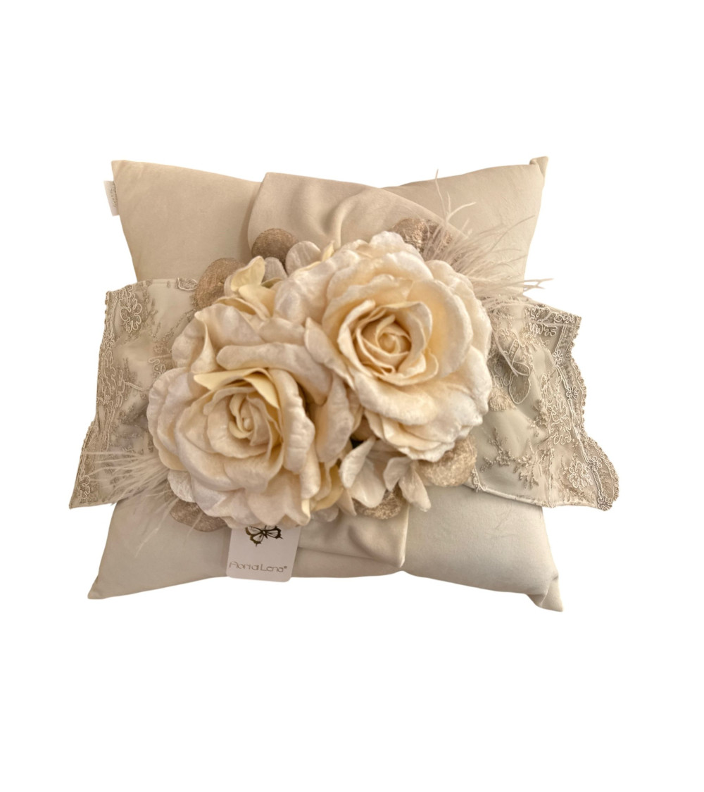 CUSCINO IN VELLUTO CON DUE ROSE
