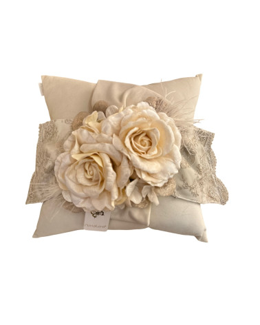 CUSCINO IN VELLUTO CON DUE ROSE