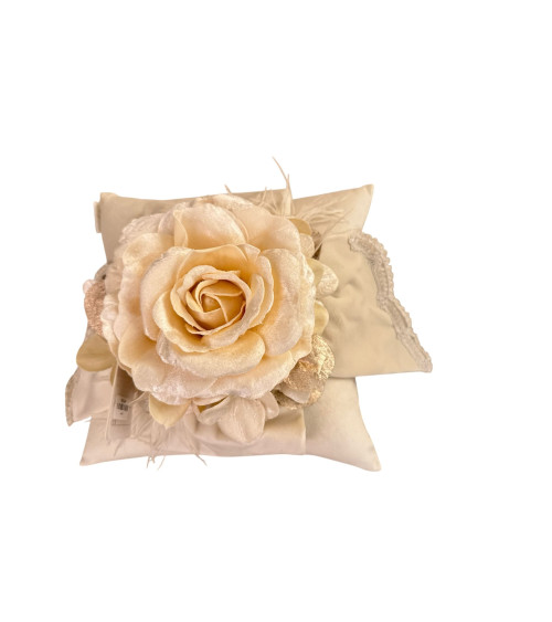 CUSCINO QUADRATO IN VELLUTO CON UNA ROSA