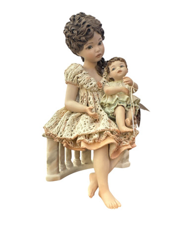 FIGURA IN PORCELLANA CON BIMBO