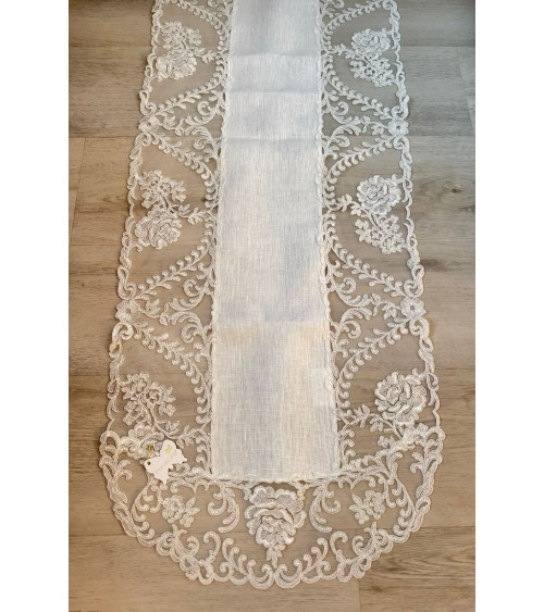 RUNNER OVALE IN LINO CON PIZZO