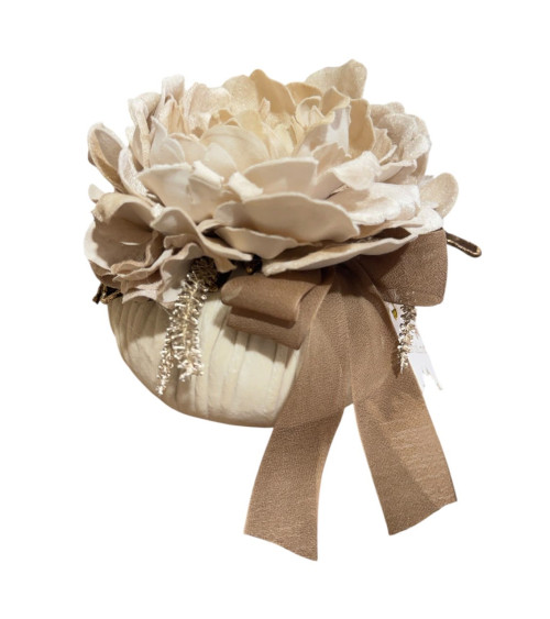 POUF IN VELLUTO AVORIO CON ORTENSIA DA 15 CM