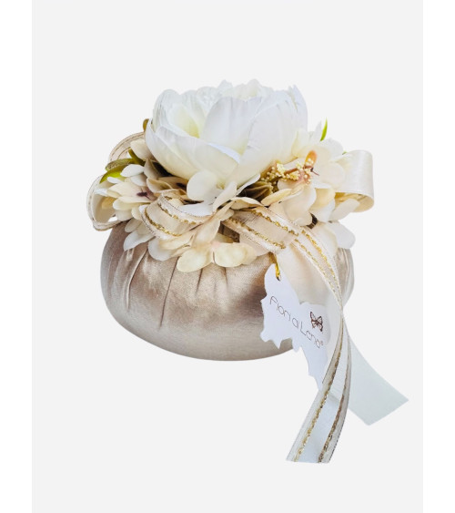 POUF IN SETA NOCCIOLA CON PEONIA DA 14 CM
