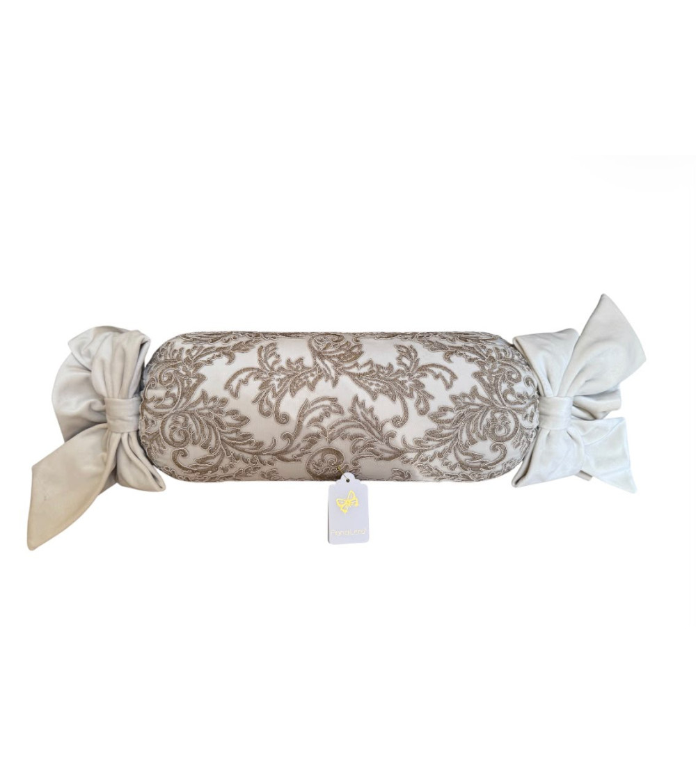 CUSCINO CARAMELLA IN VELLUTO NUDE E PIZZO 65 CM