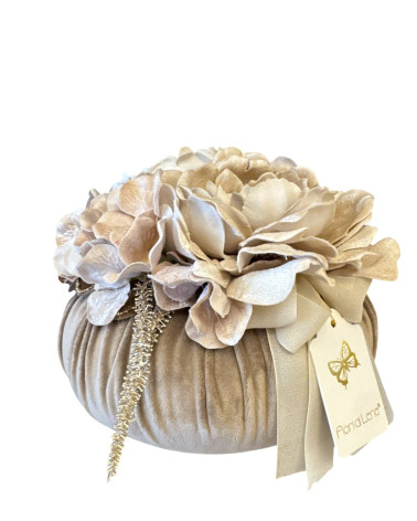 POUF IN VELLUTO COGNAC CON PEONIE